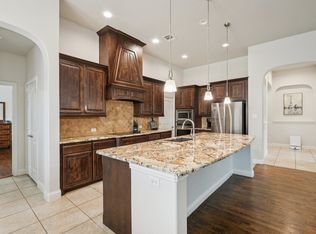 453 Lake Park Dr, Midlothian, TX 76065