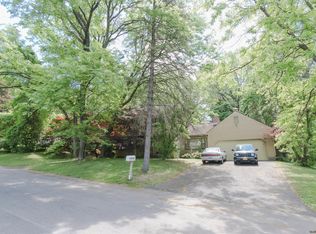 34 Pheasant Ridge Dr, Loudonville, NY 12211