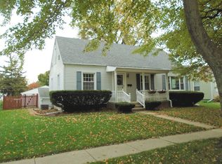 631 N 14th St, Rochelle, IL 61068