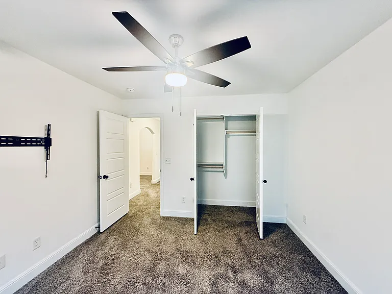 424 NW 59th Ave — Photo 7