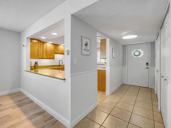 5th image of 315 Causeway C304