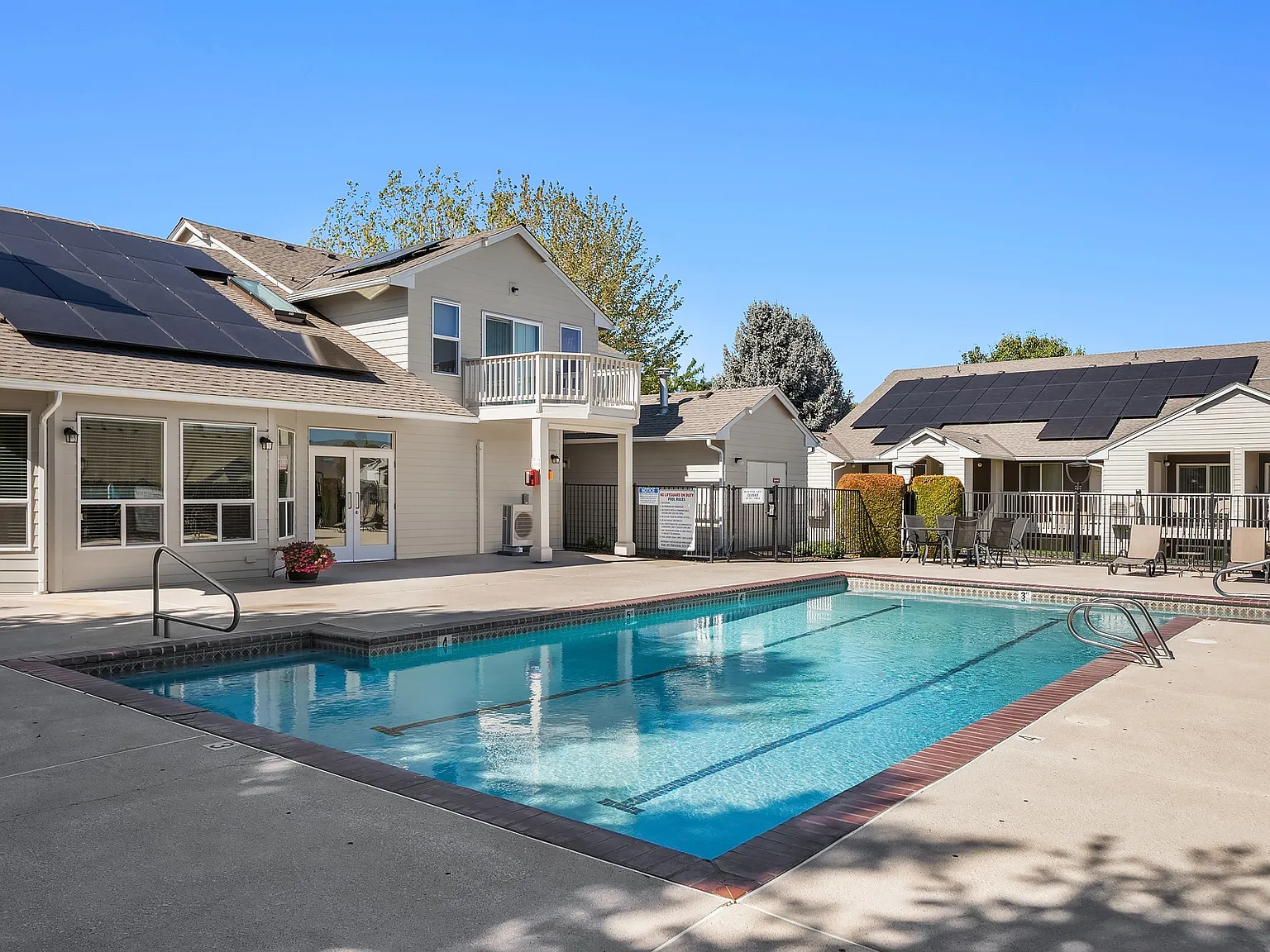 Englewood Garden Villas — Photo 2