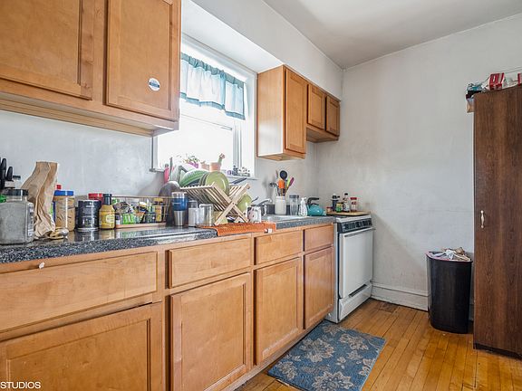 5th image of 5425 W Montrose Ave #S3