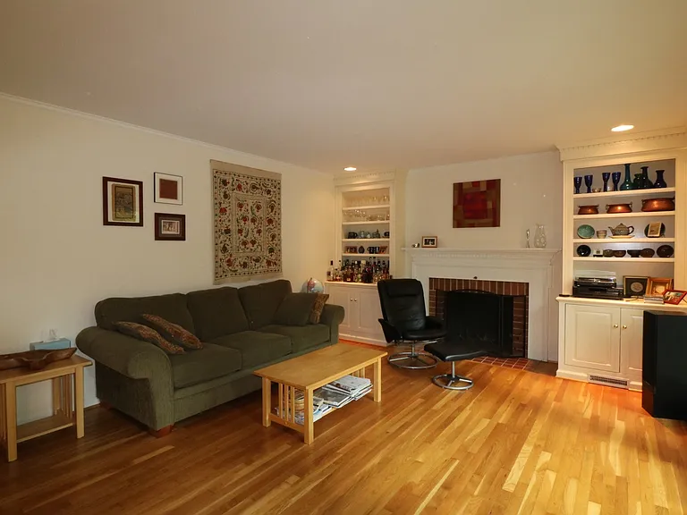 6703 Rannoch Rd — Photo 14