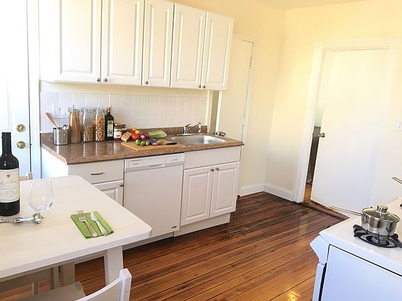 4th image of 64 Furnace St APT 2A