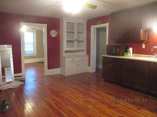 large eat-in kitchen