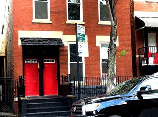 1450 W Taylor St #1, Chicago, IL 60607