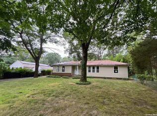 10 Dourland Rd, Medford, NY 11763