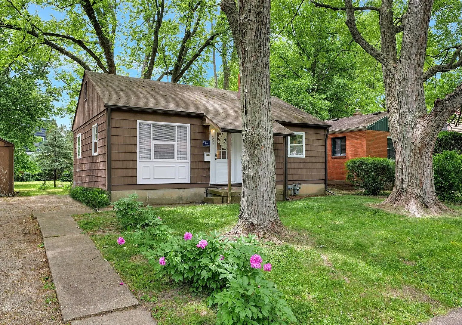 3 Bed / 1 Bath House In Champaign (Unfurnished) — Photo 1