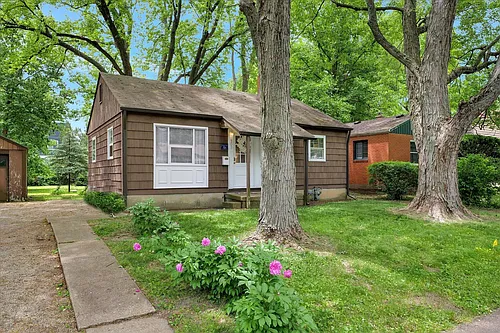 303 Hessel Blvd Photo 1