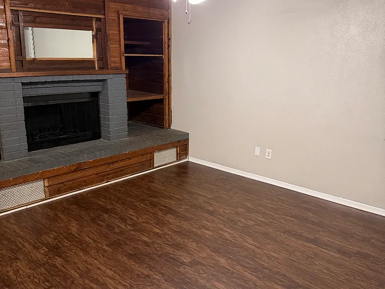 1005 Fairfax Ct — Photo 4