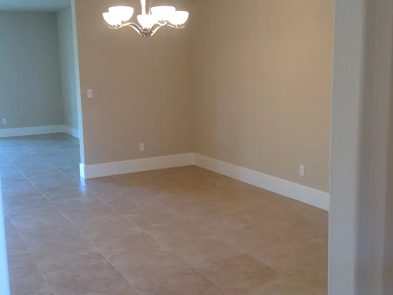 1843 N Whitehorse Ln — Photo 5