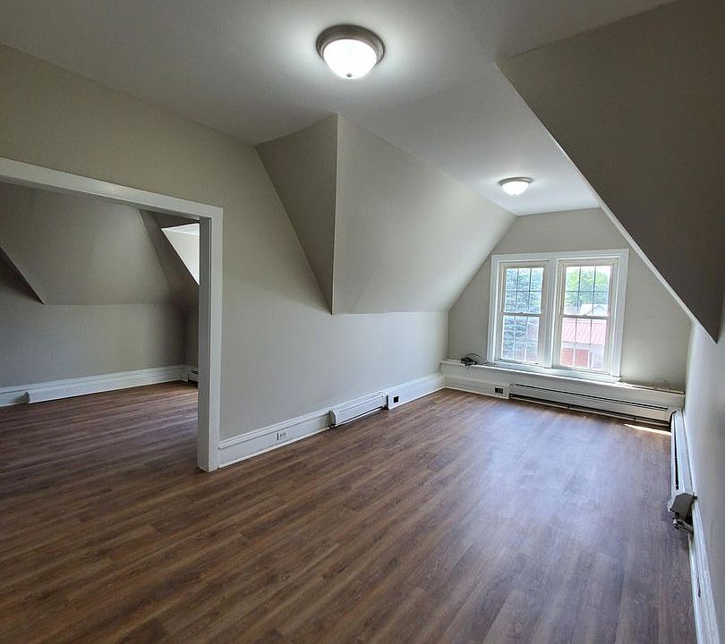 1st image of 300 Pennsylvania Ave APT 3S