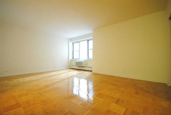 Rented by Bold New York | media 12