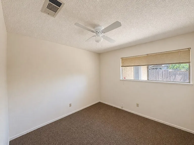 3440 La Jolla Way — Photo 13