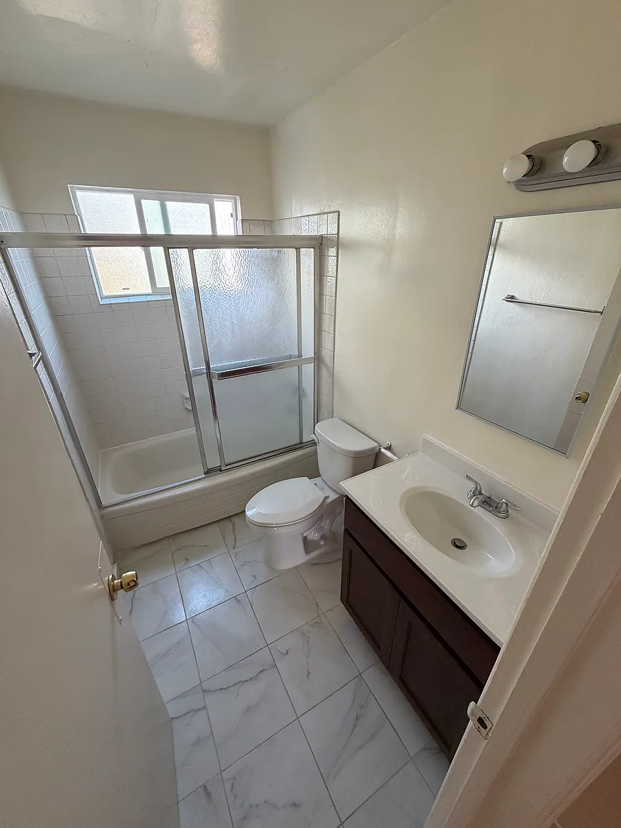 Building Photo - 273 Macarthur Blvd #202