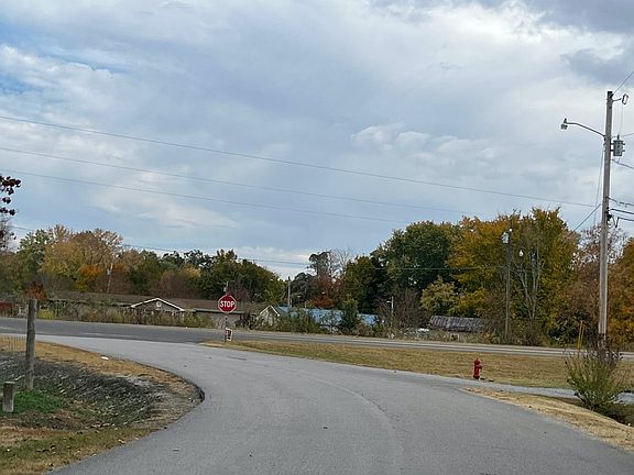 4th image of 135 Ketchersid Ave