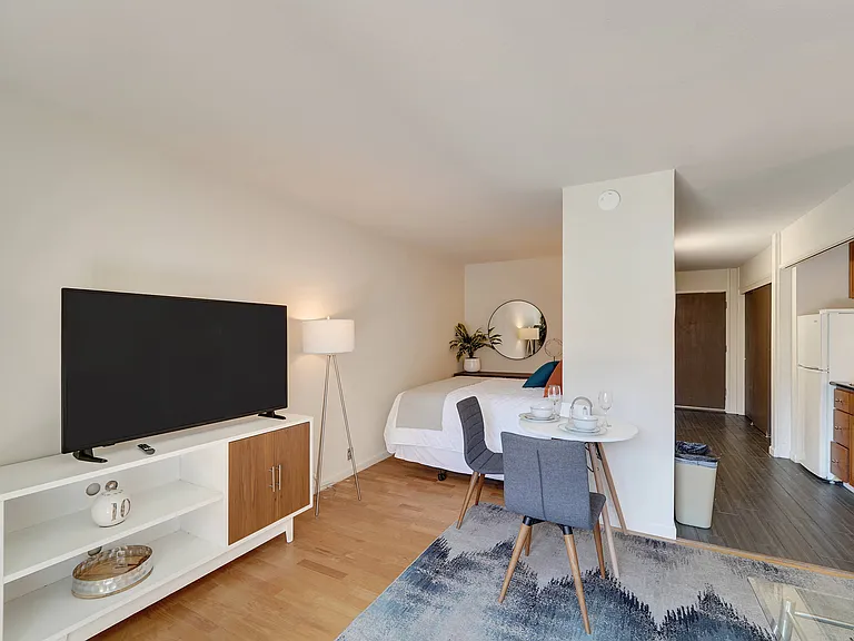 Berkeley Park Apartments — Photo 26