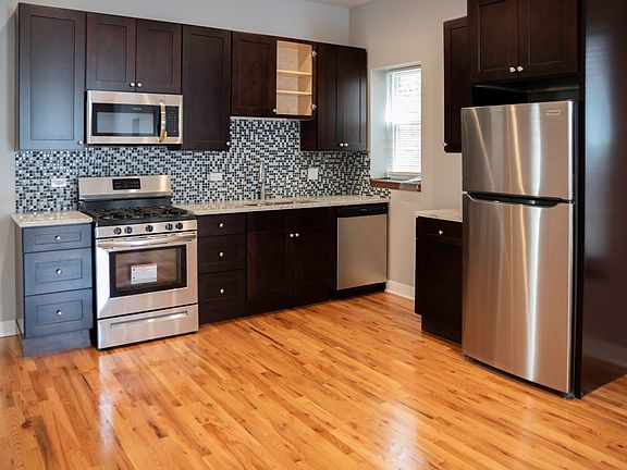 5th image of 1929 W Montrose Ave Unit 1