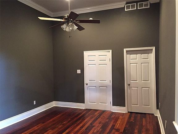 5th image of 512 Elmira Ave