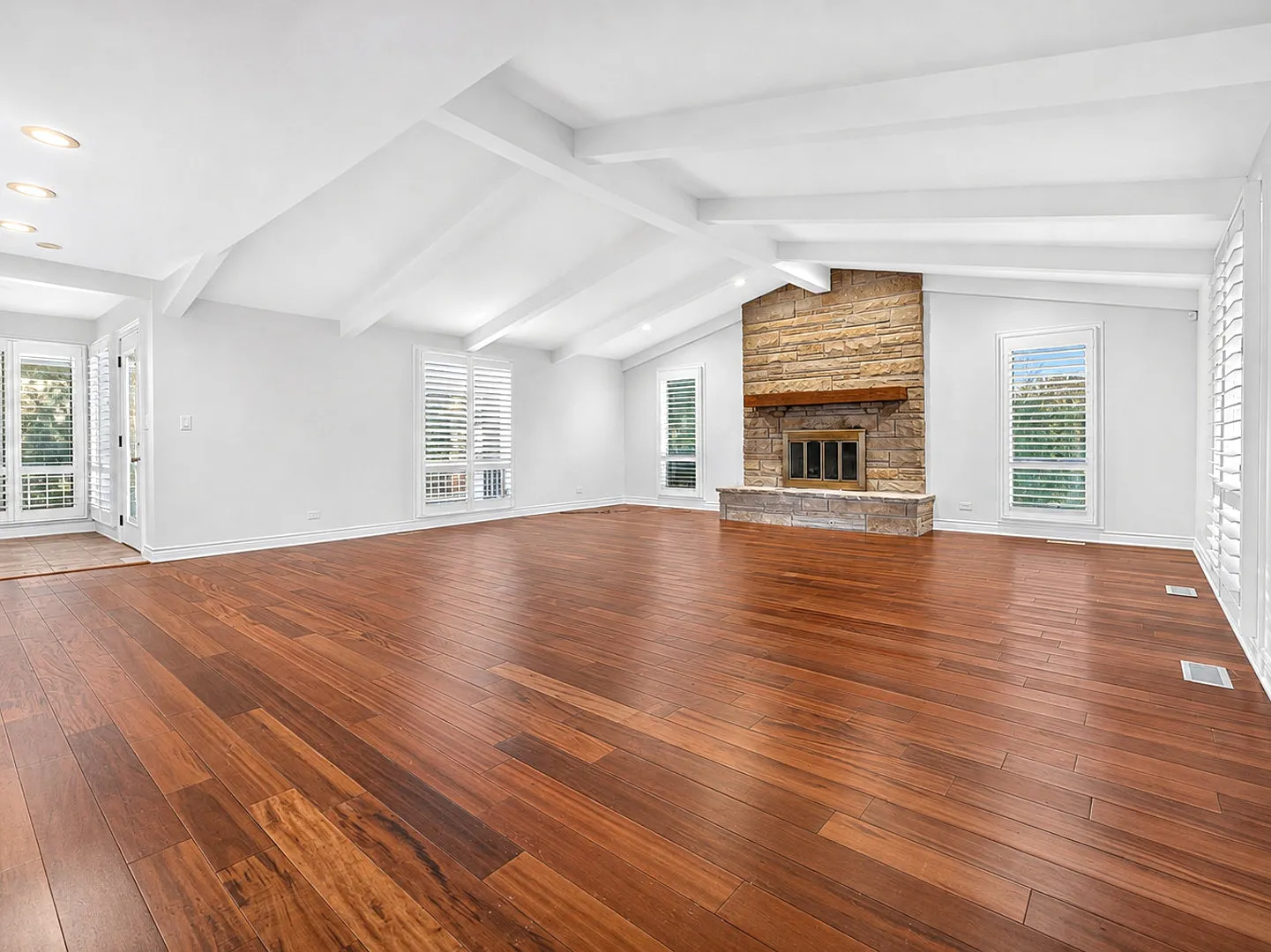 4 bed, $4,250 — Photo 3