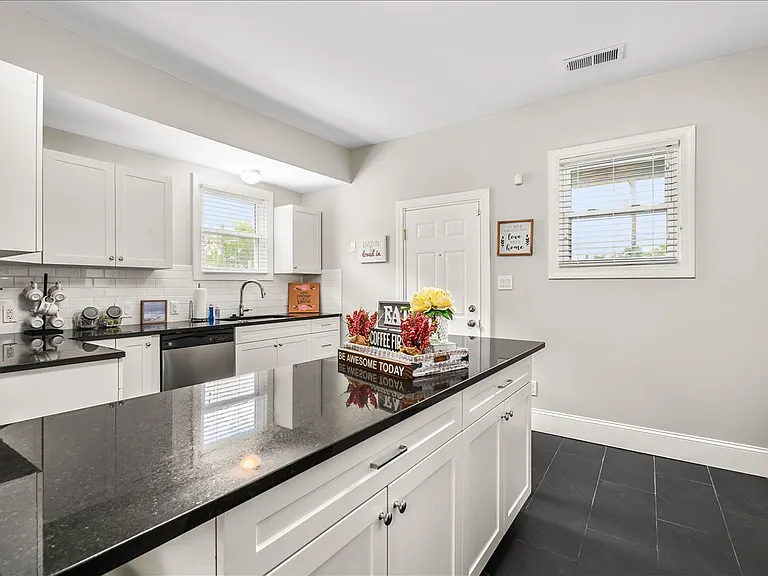2179 Sheridan St #2 — Photo 7