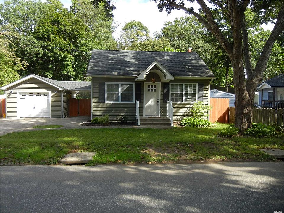1st image of 309 Central Islip Blvd