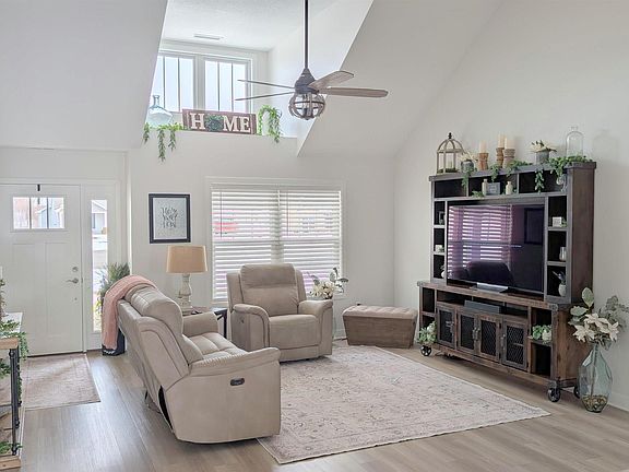 5th image of 911 Hickory Ct