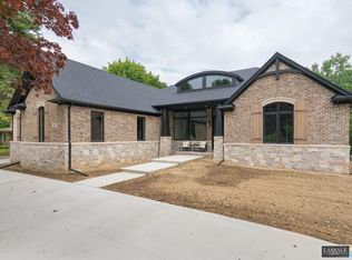 246 Shadywood Rd, Rochester Hills, MI 48307