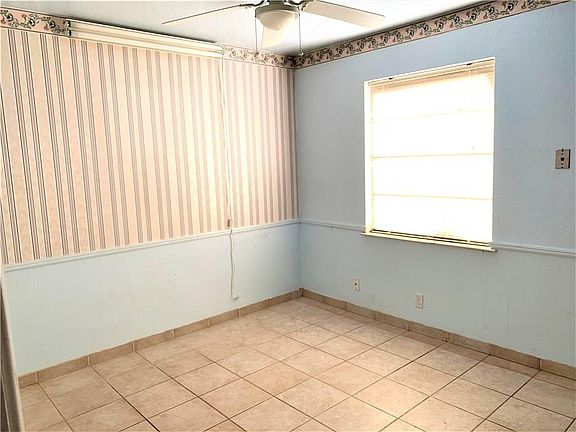4th image of 5121 Cloyce Ct