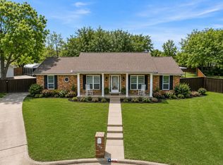 628 Robindale Ct, Bedford, TX 76022
