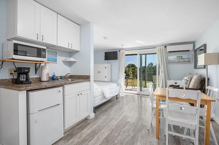 1st image of 132 Shore Rd #7
