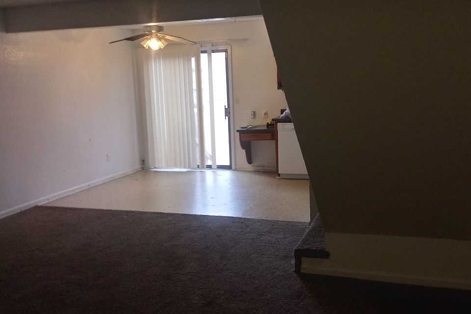 2nd image of 7405 Longview Rd