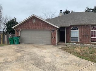 4328 Nightingale Ln #B, Springdale, AR 72762