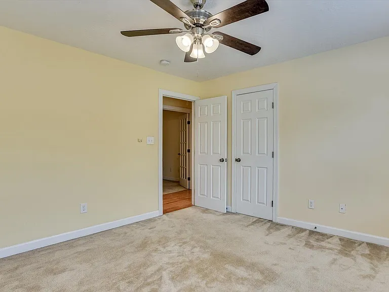 2103 Wythe Dr — Photo 36