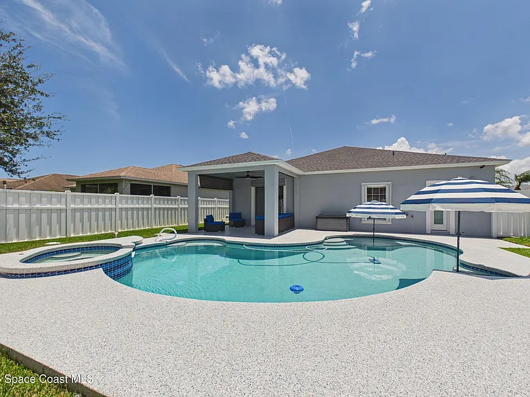 6106 Indigo Crossing Dr — Photo 5
