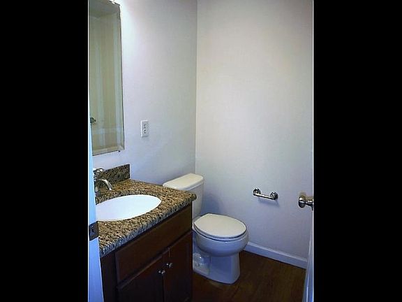 4th image of 202 Brownstone Ct
