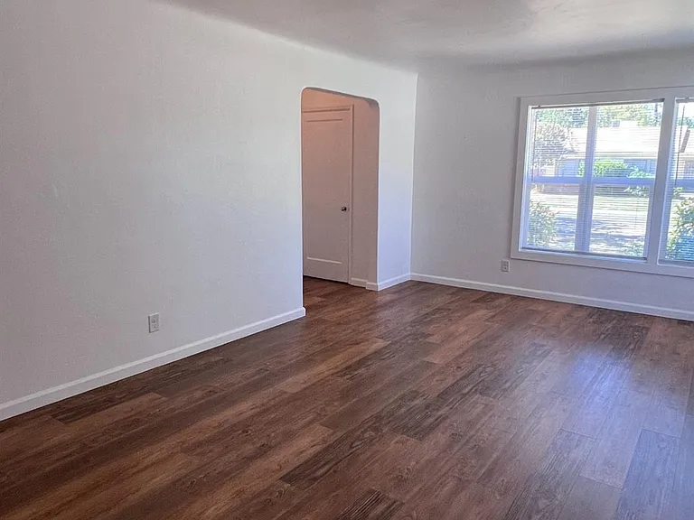 26 E Cortland Ave — Photo 6