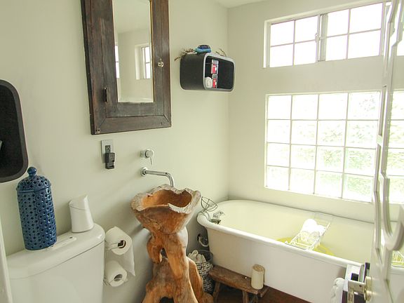 2nd image of 15313 Ector St