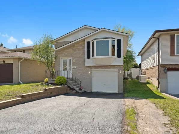 102 Grenadier Dr, Kingston, ON K7K 6E9