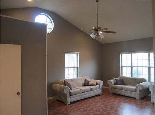 5th BR or extra room with full bath