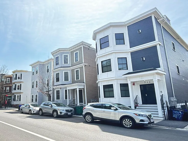 335 Maverick St #1 — Photo 16