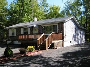 381 N Arrow Dr, Pocono Lake, PA