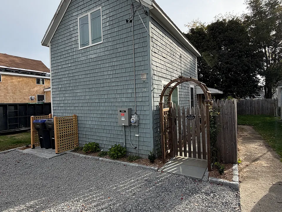 51 Cottage Ave