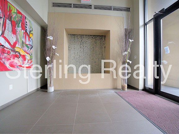 5th image of 2704 Hoyt Ave S #2
