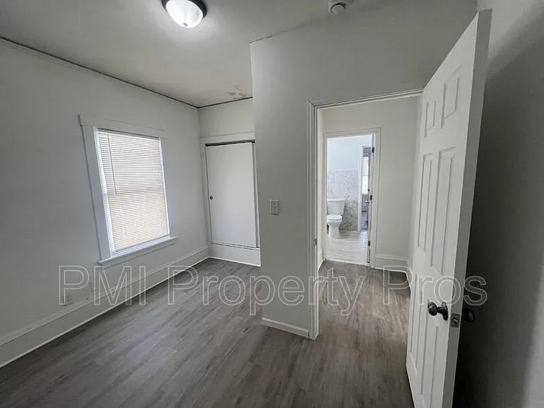3284 N 30th St — Photo 3