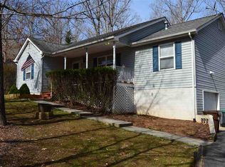 16 Maplevale Dr, Palmyra, VA 22963