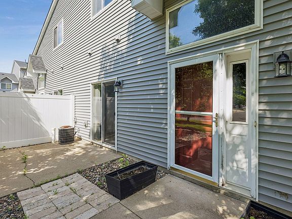 2nd image of 670 Kingfisher Ln APT G