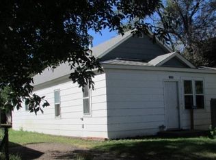236 S 3rd St E, Malta, MT 59538