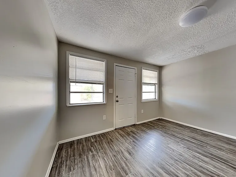 7431 San Moritz Dr — Photo 9